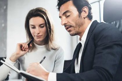 欠款金额达到何种程度可对债务人提起诉讼?